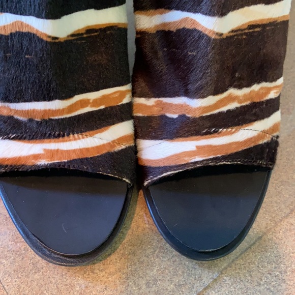 Balenciaga Calf Hair Glove Mules - Picture 7 of 16